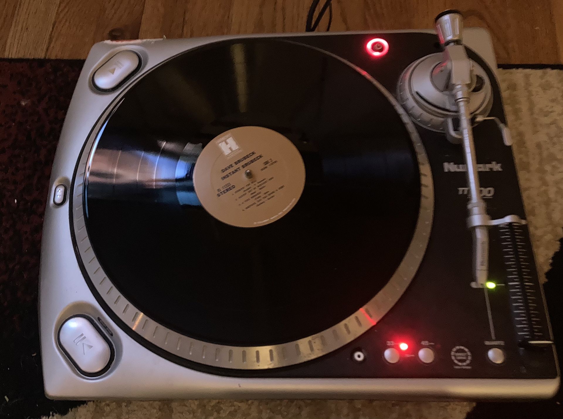 Numark TT200 DJ Turn Table / Record Player