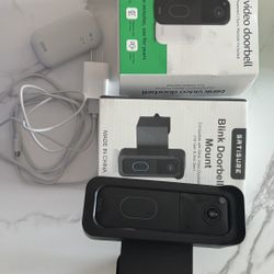 Blink Camera With Doorbell Mount (comes with REQUIRED sync module)