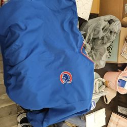 Cubs windshirt pullover. 4 XL