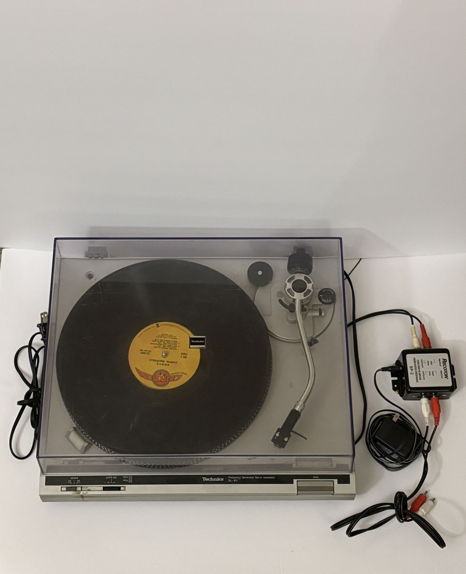 Turntable (technics SL-B2)