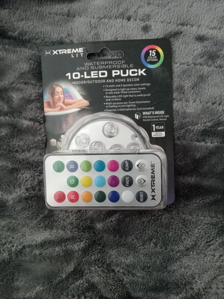 19-LED PUCK.    Indoor/Outdoor