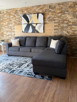 FREE DELIVERY🚚 Ashley Furniture Oversized Sectional Sofa