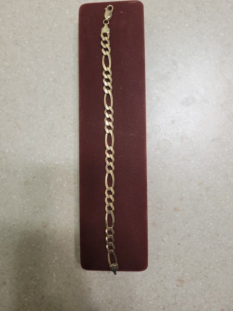14 K  Gold Men's Bracelet.  Weight Is 12.7 Grams 