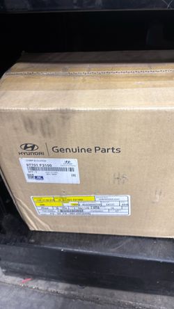 Original AC compressor complete by Hyunday 2015 tru 2020