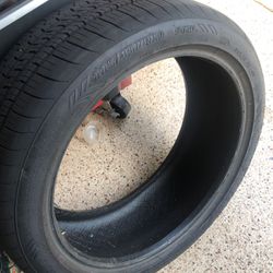 225/45 zr19 tire