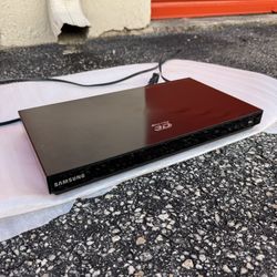 Samsung BD-E5900/ZA Smart 3D WiFi HDMI Blu-Ray Disc Player