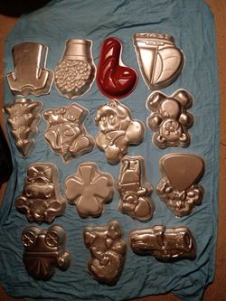 Cake pan mold
