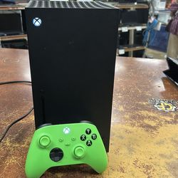 Xbox series X 1TB Game console with controller
