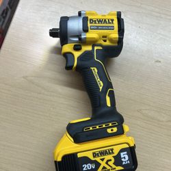 Dewalt 1/2in Impact Wrench W/5ah Battery 