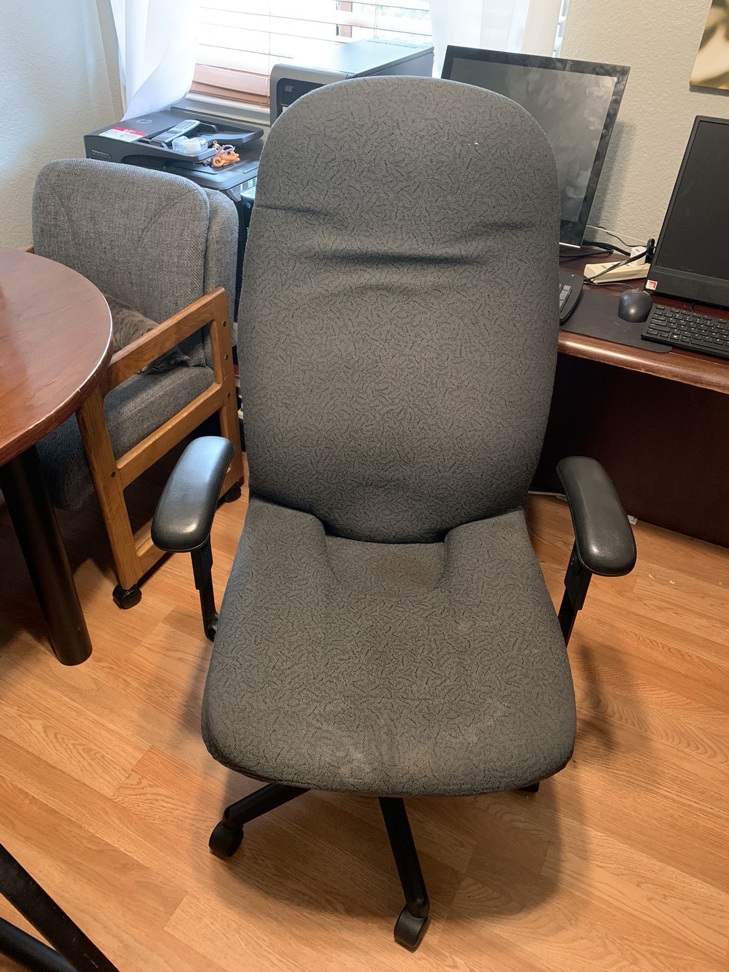 Hi back working office chair 25 you pick up