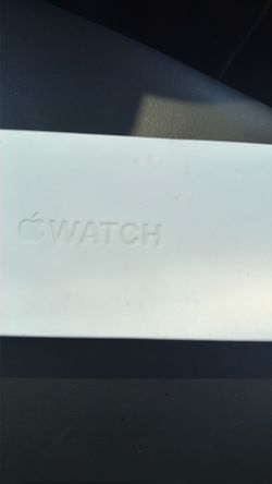 Brand new Apple Watch 11 42mm cost $500 give me $250 and it’s yours