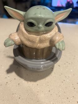 Grogu/Baby yoda Salt And Pepper Shakers 