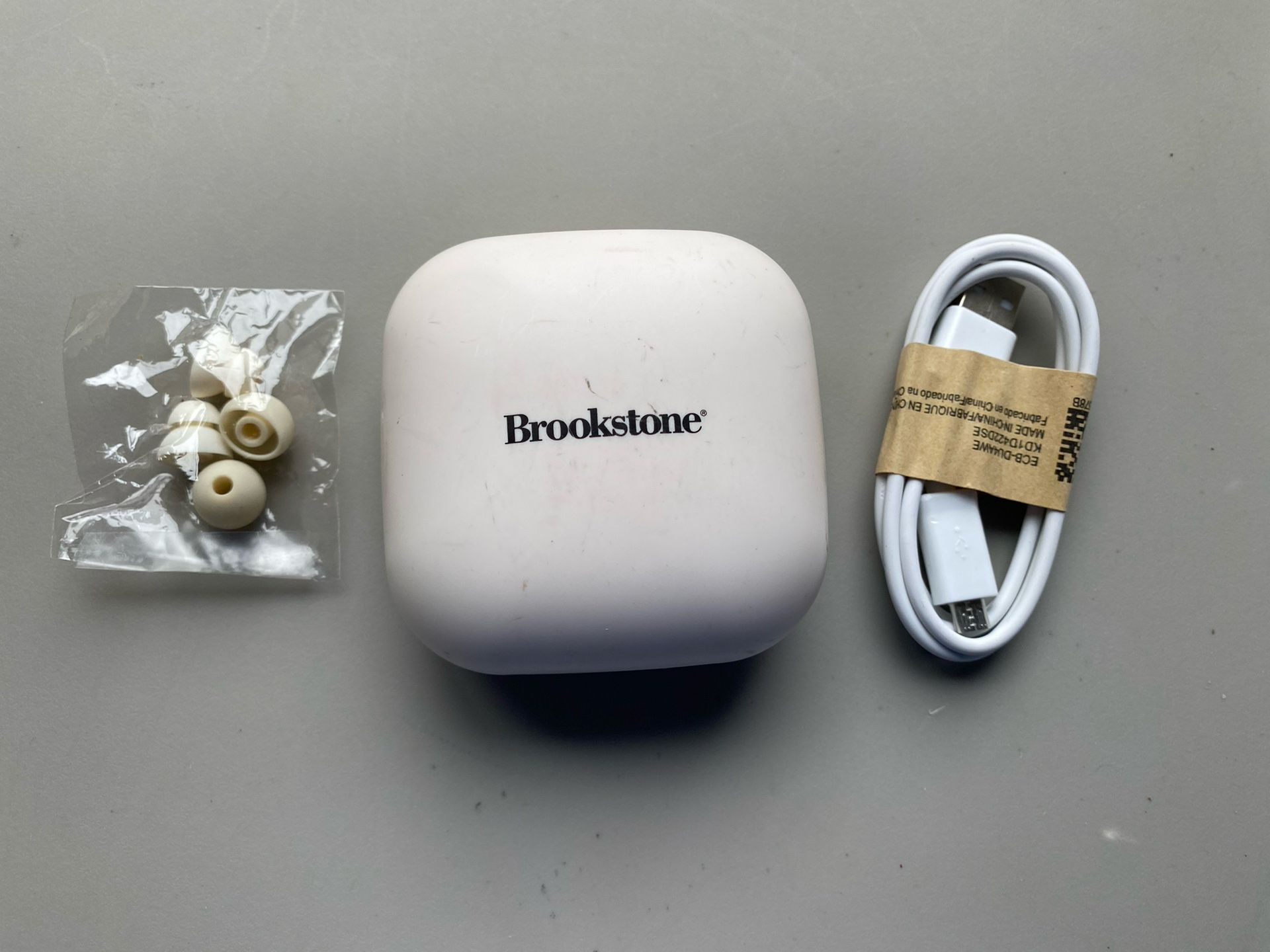 Brookstone BSSTWS35 Wireless Earbuds