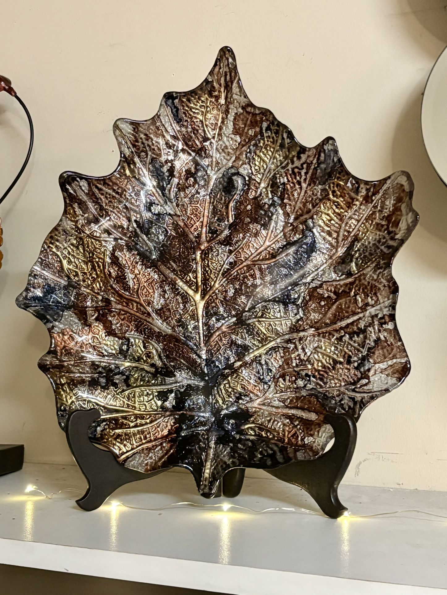 Gorgeous Leaf Shaped Decorative Plate 16” NEW
