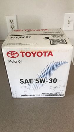 Toyota SAE 5W-30 Motor Oil 6-Quart Case