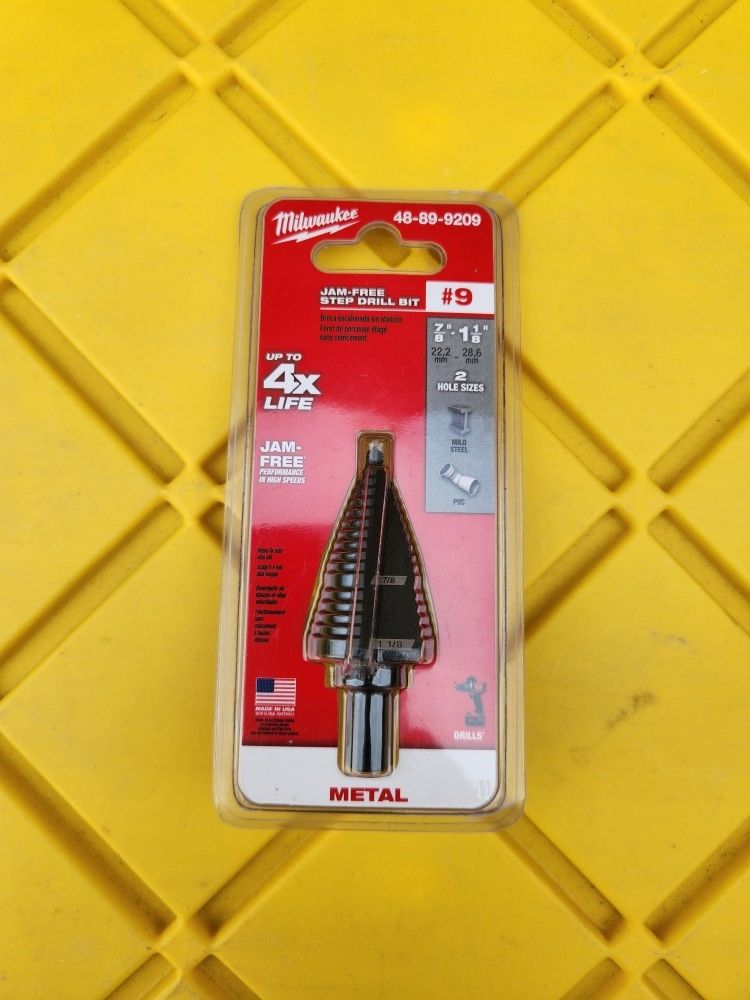 Milwaukee
7/8 in. - 1-1/8 in. #9 Black Oxide Step Drill Bit (2-Steps)