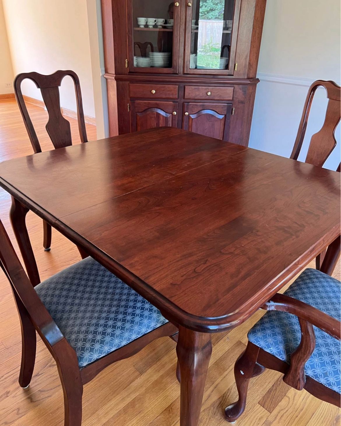 Dining Table 6 Chairs Queen Anne Ethan Allen Style Formal square or triangle