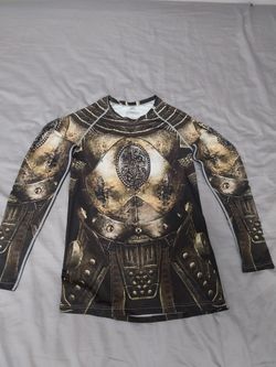 Long Shirt Gym Expanded