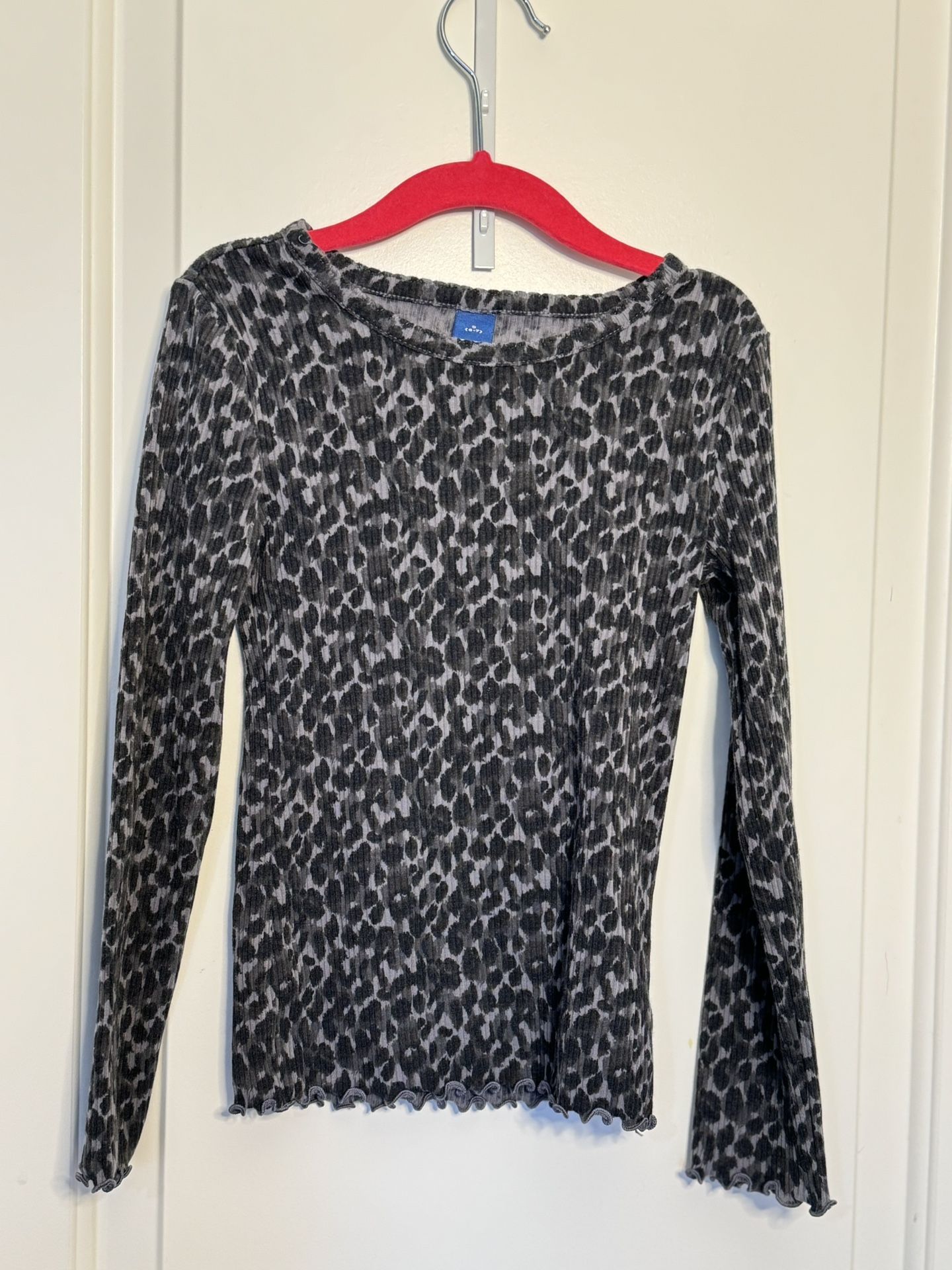 Girls small (6/7) ribbed leopard print black and grey long sleeve shirt