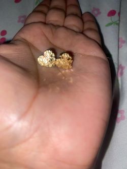 Heart nugget earrings
