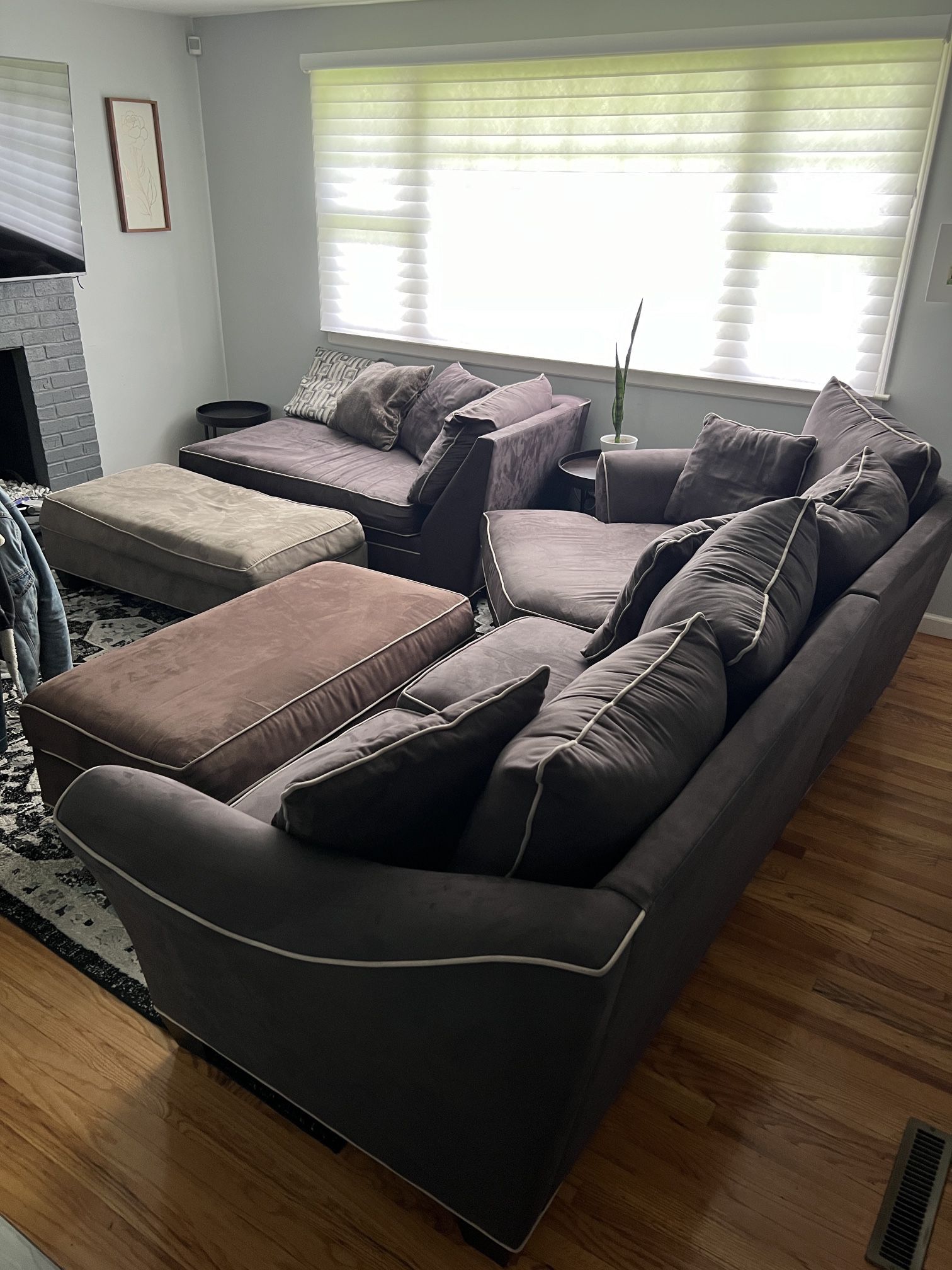 Full Couch Set With Two Ottomans