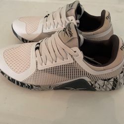 Reebok AR30105M-VSZ - Size 7mens 