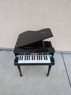 Melissa & Doug Learn to Play Grand Piano
