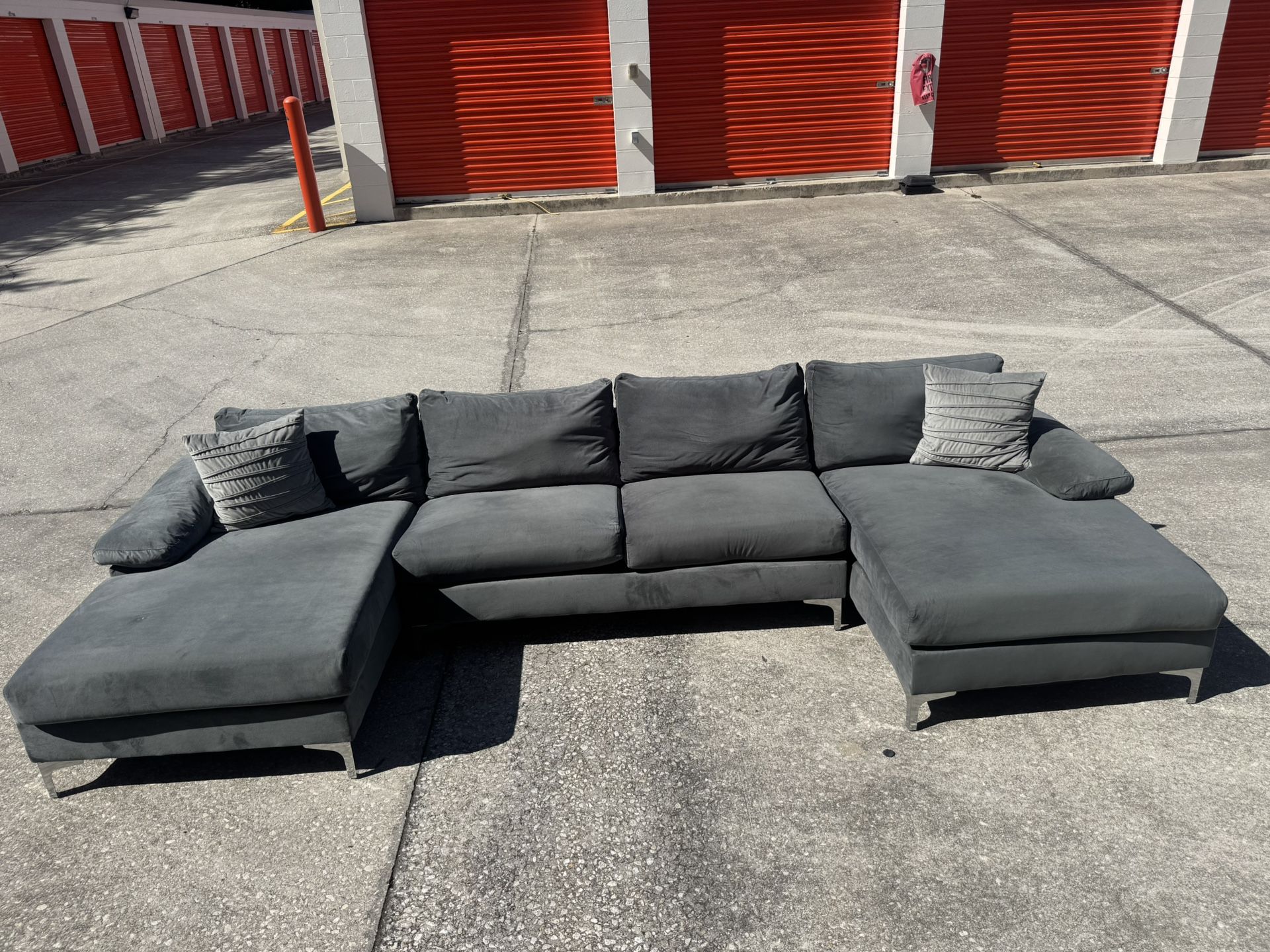 U-shaped Sectional Couch