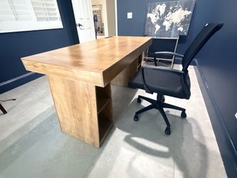 Practically new desk and chair.