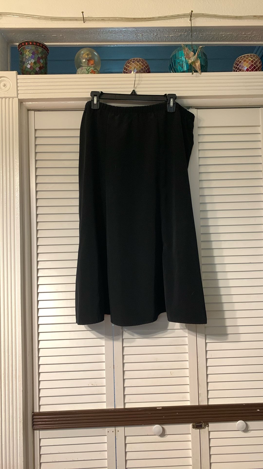 Women’s Black Skirt (size 18)