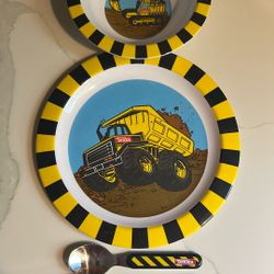 Toddlers Plastic Bowls, Plates, Cup And utensils