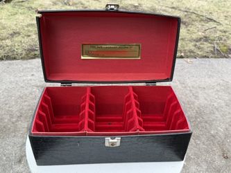 Vintage 1970s Lebo 8-Track Tape Carrying Case Black Faux Alligator Red Felt