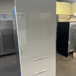 Sub Zero 36”Wide Built In Bottom Freezer Gloss White Refrigerator 