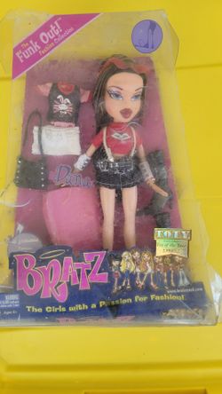 2004 MGA Entertainment, Bratz: Dana doll Funk Out Fashion Collection - Brand New damaged box