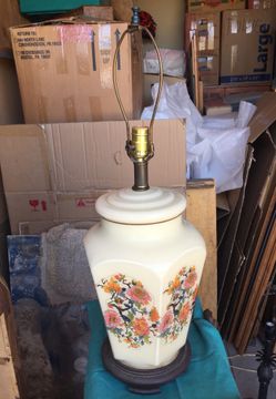 28” Glass Flower Lamp
