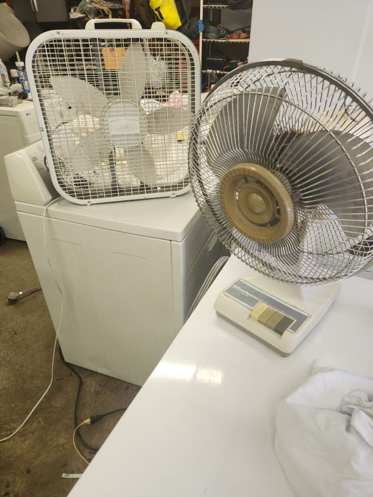 Desk Fan And Box Fan