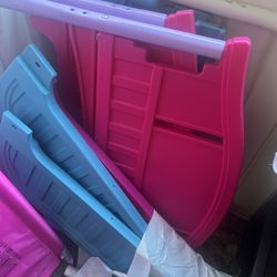 2 Toddler Beds 