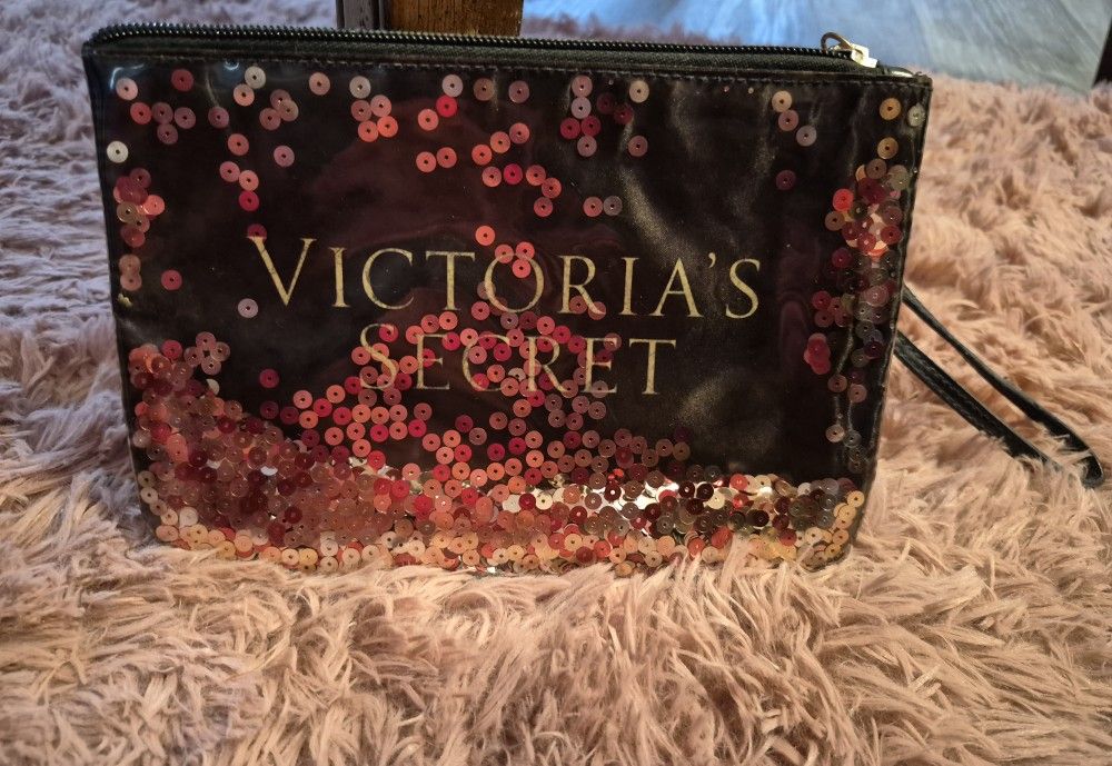 EXCELLENT CONDITION! VICTORIA'S SECRET LARGE  MAKEUP BAG! .