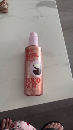 PINK Coconut Sun-Dipped Highlighting Body Oil