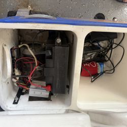 Cruz in Cooler 500 Watt Motorized Cooler