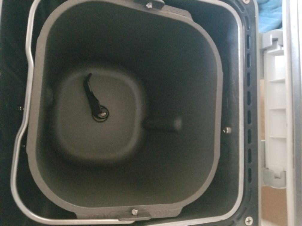 NEW GOLDSTAR AUTOMATIC BREAD MAKER