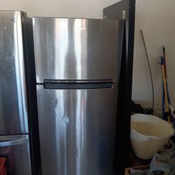 Whirlpool Refrigerator 