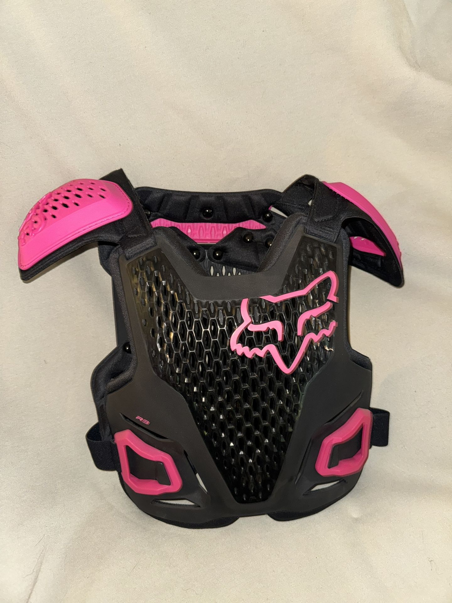 Youth Fox Stone Shield Pink