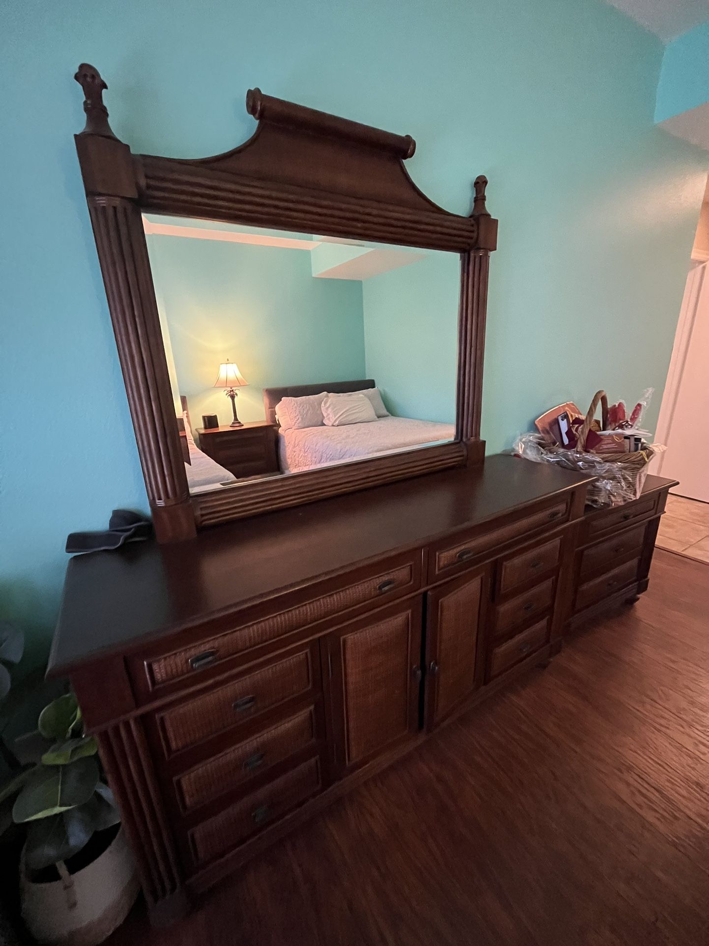 Bedroom Furniture Set