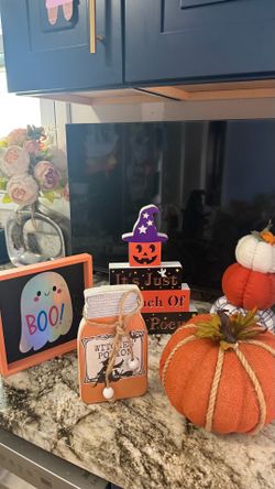 Halloween Stacked Pumpkin Decor set check more pictures firm price set