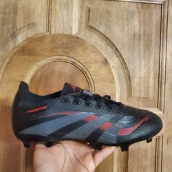 Predator League Firm/Multi-Ground Cleats Size 8.5