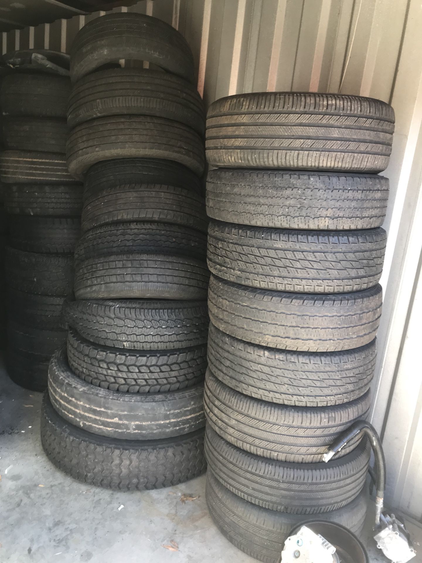 Pack (4) of Firestone tires 215/55/r17