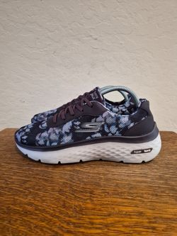Skechers GOwalk Hyper Burst - Space Insight Walking Shoes
Women's Size US 9