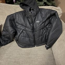 Nike Women’s Puffer Jacket Crop Top