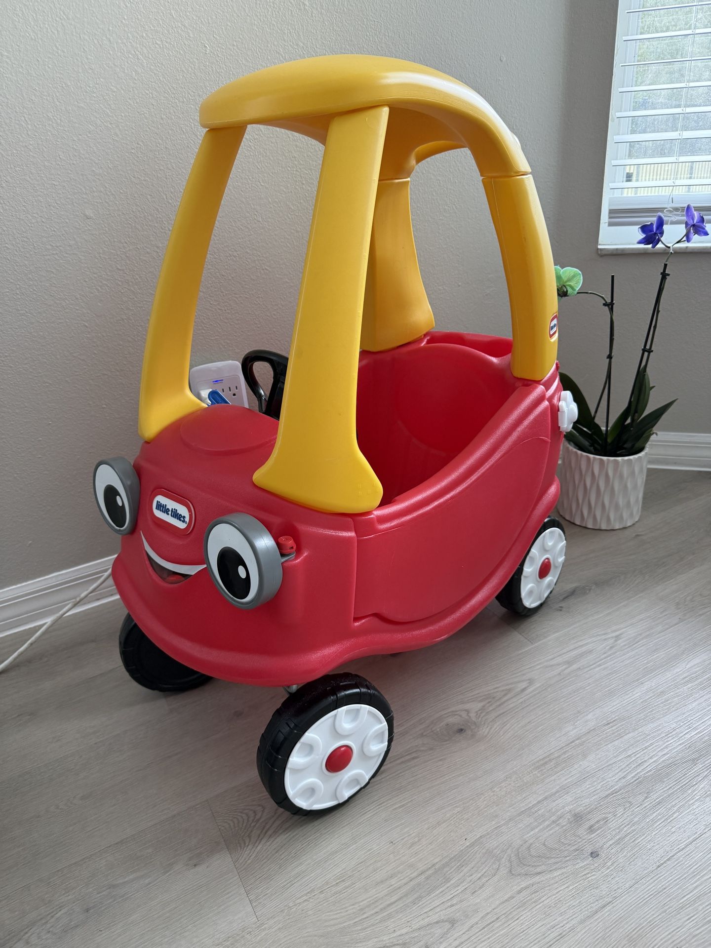 Little Tikes Cozy Coupe Car